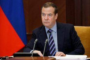 Медведев обратился к жителям Европы с предупреждением о конце спокойного сна