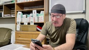 Доктор Живаго с Байконура: Врач лечил космонавтов, теперь бойцов, а недавно ему привезли раненого сына