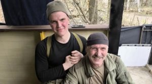 Доктор Живаго с Байконура: Врач лечил космонавтов, теперь бойцов, а недавно ему привезли раненого сына