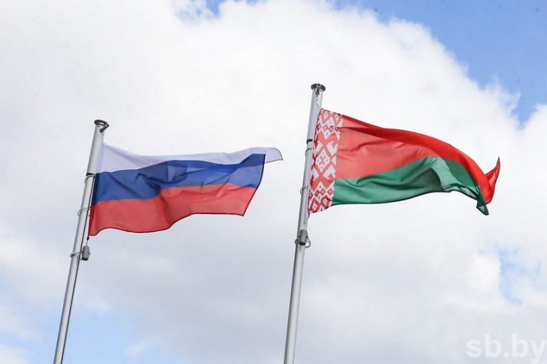 Белоруссия и Россия расширят поставки техники и продуктов