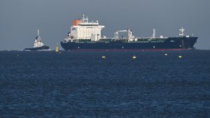 Прибалтика требует от ЕС закрыть нефтяной кран России