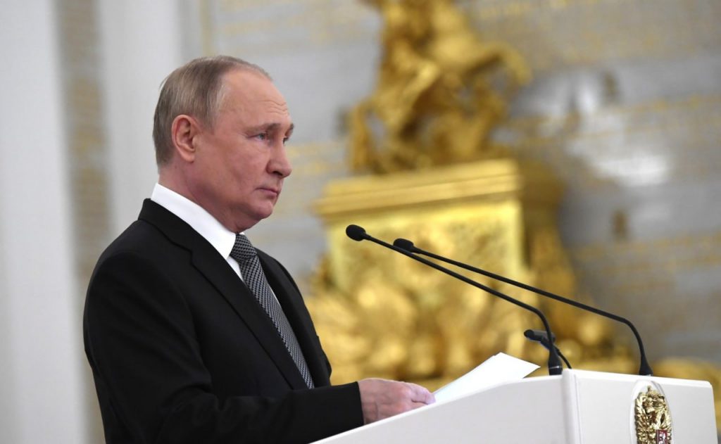 Путин выступил перед выпускниками «силовых» вузов