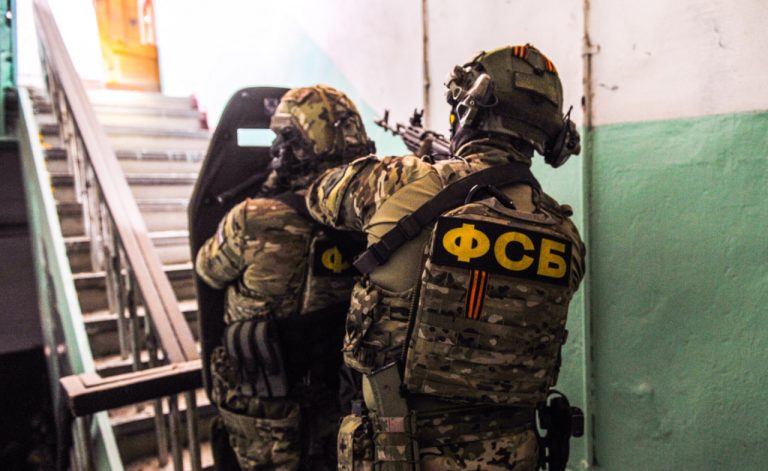 ФСБ задержала почти 130 нелегальных оружейников в апреле-мае