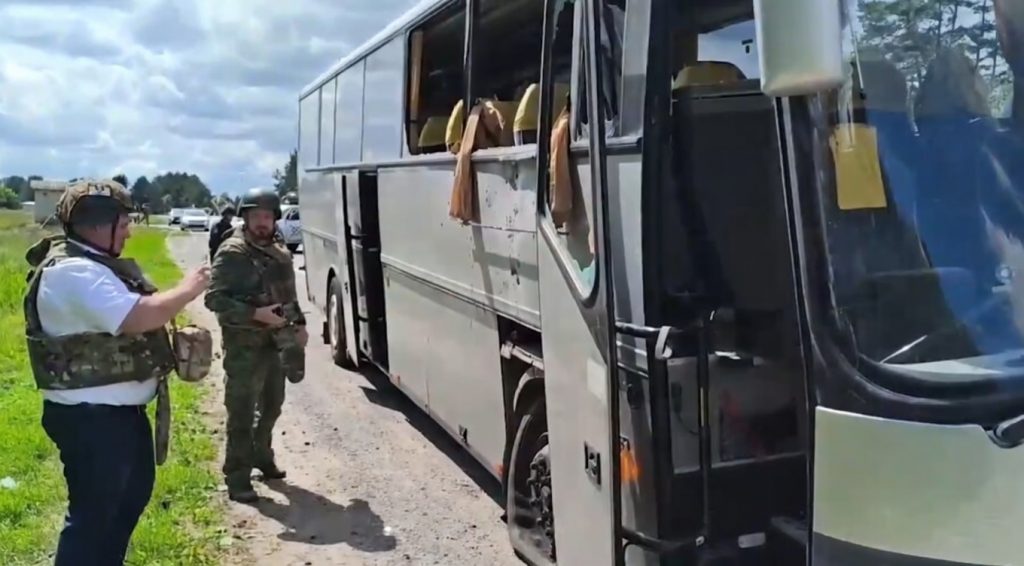 Установлены личности боевиков ВСУ атаковавших автобус с детьми