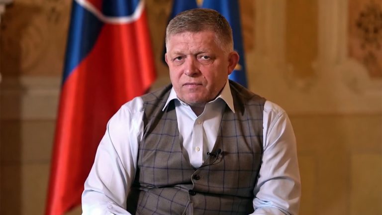 Фицо отказался кормить Украину