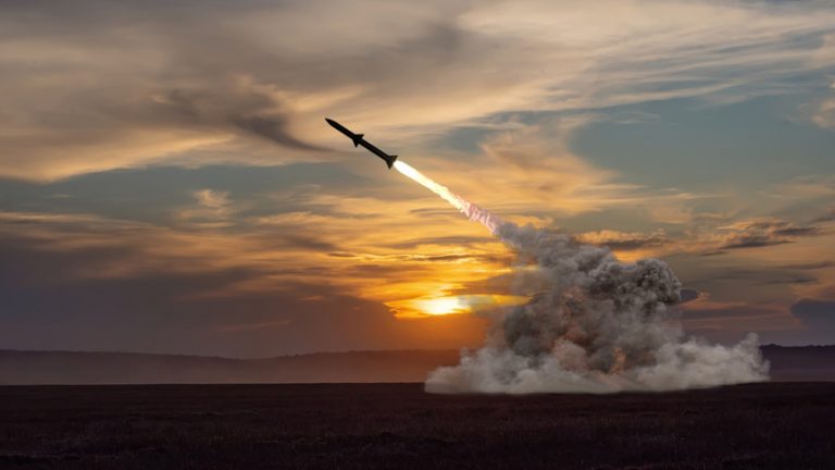Российские ракеты научились нырять. Patriot не может перехватить