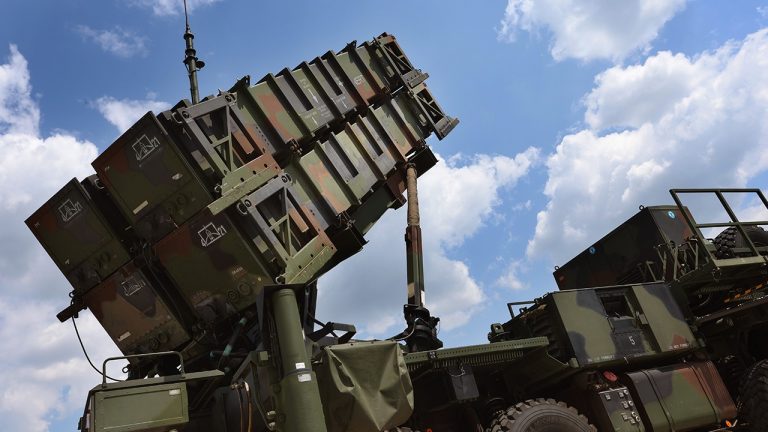 США заказывают старые Patriot. Кризис Пентагона