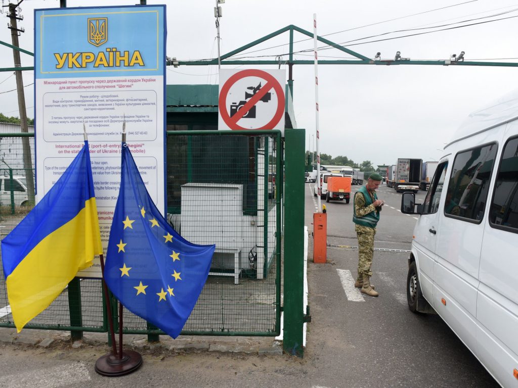 Европа закрывает дверь: украинцам могут ограничить въезд уже в июле