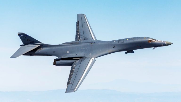 B-1B Lancer пытается догнать российский Ту-160. Адаптация под гиперзвук