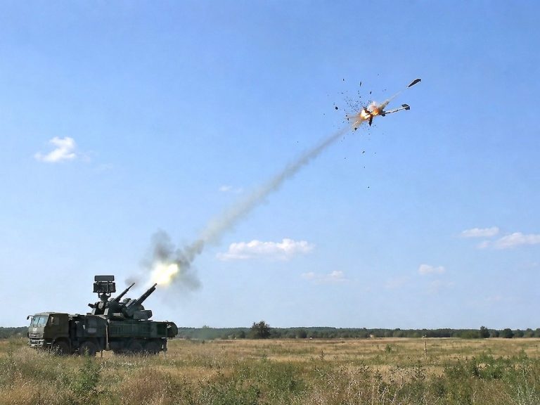 Российская ПВО за ночь уничтожила 726 украинских дронов