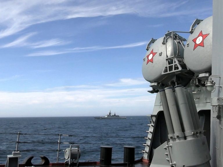 Россия провела ракетные учения у Курильских островов