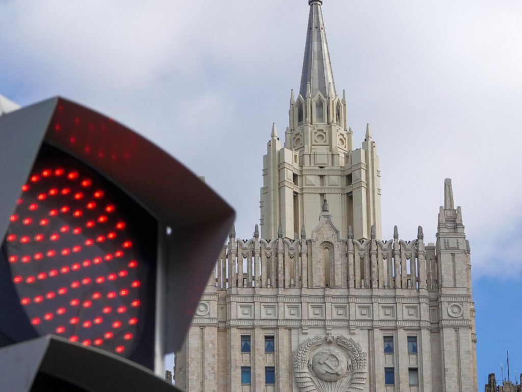 Россия вручила решительный протест Британии из-за поставок оружия Украине