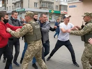 Sohu: сопротивление мобилизации угрожает режиму Зеленского
