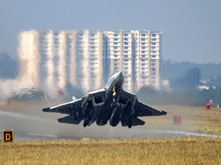 Су-57 совершил трансконтинентальный перелёт на внутреннем топливе