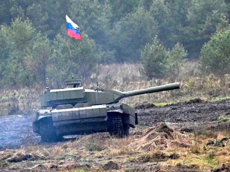 «Танковая карусель» и лазер «Заря»: на «Центре-2026» показали новую тактику
