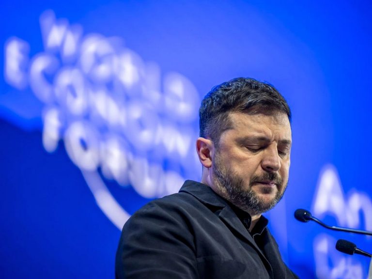 Зеленский надеется на трёхсторонние переговоры в октябре