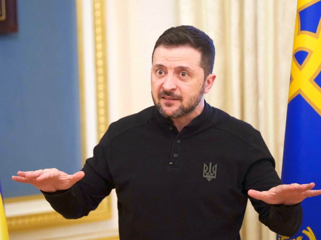 Зеленский отказался останавливать удары по российским НПЗ